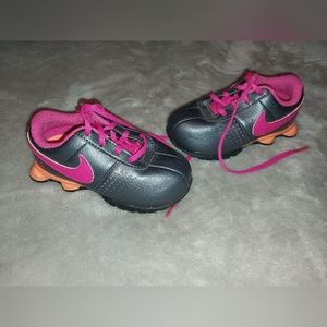 Size 6c toddler shox